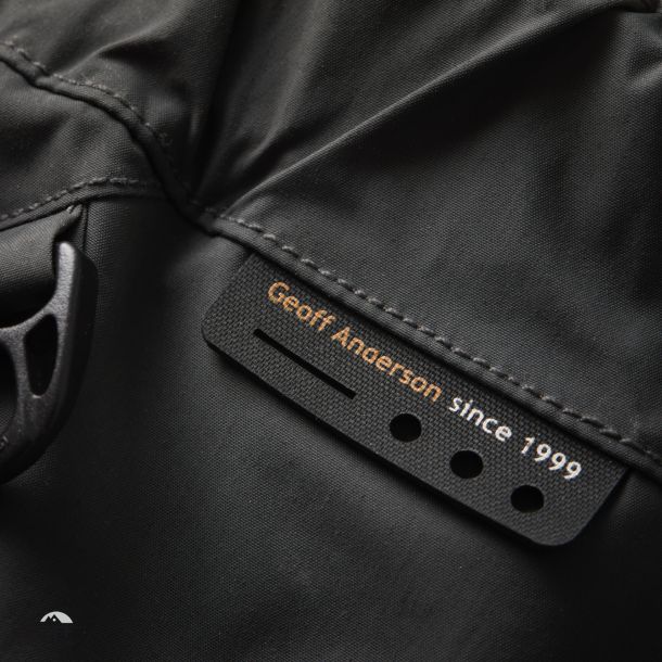 Urus Light Svart Jumbo X